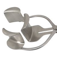 Mayo Adams Retractor Solid 6 3/4" with Center Blade and Grip Lock
